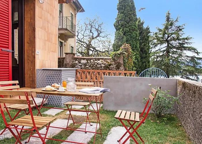 Cadepaia Maggiore Hébergement de vacances Laveno-Mombello